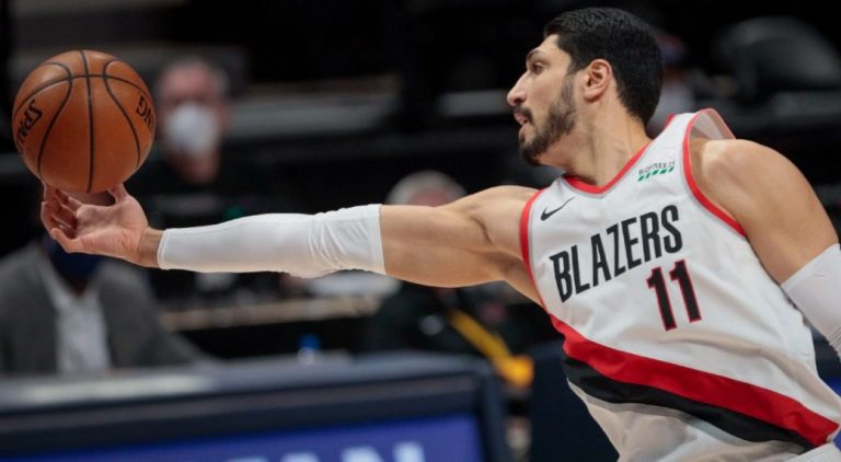 Les Celtics signent le centre vétéran Enes Kanter et le gardien Dennis Schroder