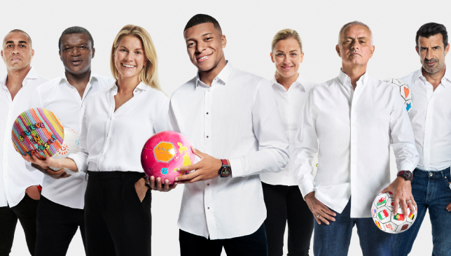 Hublot lance une campagne unique  » Hublot Loves Football  » pour la Coupe du Monde 2022