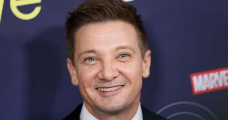 Jeremy Renner publie une vidéo «Spa Day» de l’ICU