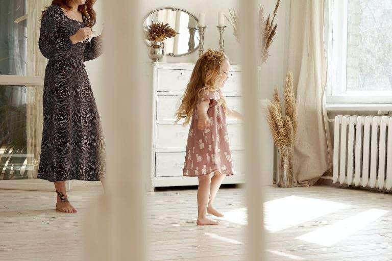Guide pour bien choisir une robe longue pour une petite fille